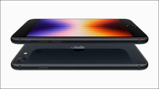 apple-iphonese-double-infinity-220308_full-bleed-image.jpg.large_2x apple-iphonese-double-infinity-220308_full-bleed-image.jpg.large_2x