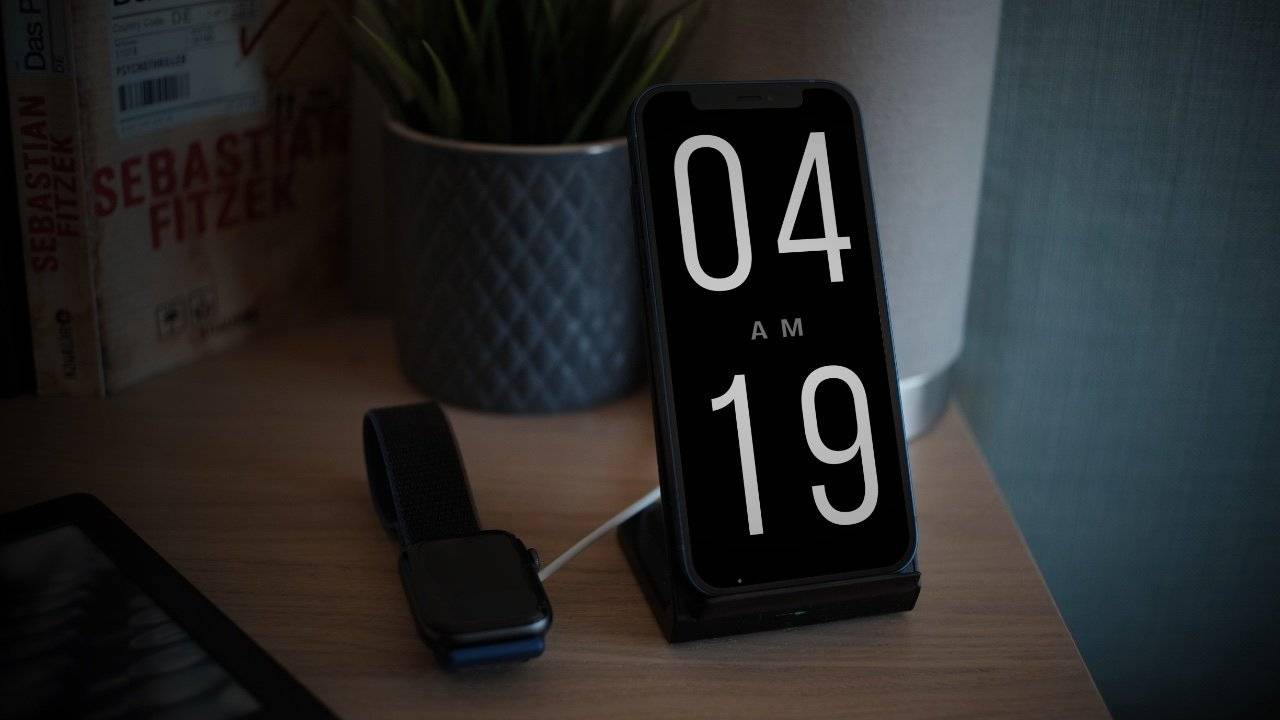 49692-97378-clockphone-app-xl-1