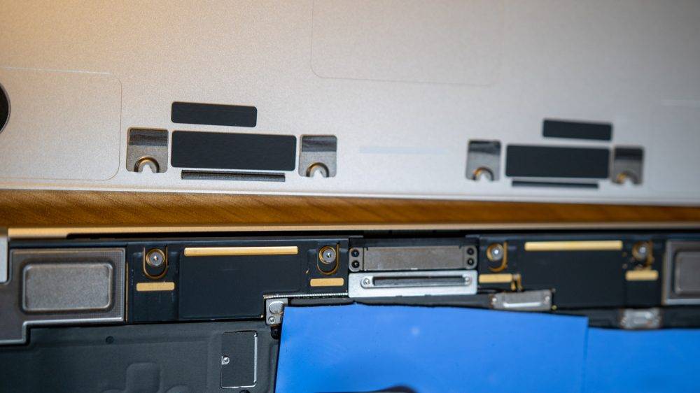macbook-air-bottom-panel-hooks