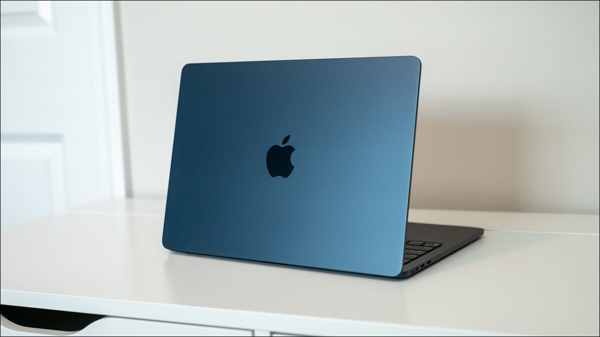2022-m2-apple-macbook-air-sitting-on-a-desk 2022-m2-apple-macbook-air-sitting-on-a-desk